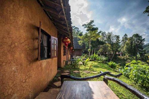 ยูนานรักไทย รีสอร์ท (ยูนานรักไทย รีสอร์ต) in แม่ฮ่องสอน ยูนานรักไทย รีสอร์ท (ยูนานรักไทย รีสอร์ต) in แม่ฮ่องสอน