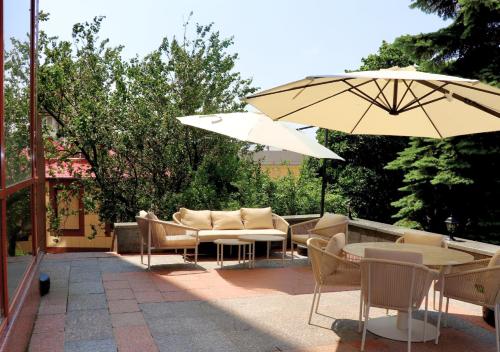 ระเบียง/ชานเรือน, ยูไครนา โฮเทล (Ukraina Hotel) in เปเชอร์สกี ระเบียง/ชานเรือน, ยูไครนา โฮเทล (Ukraina Hotel) in เปเชอร์สกี