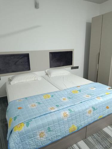 Feeali Buddies Inn in Faafu Atoll Feeali Buddies Inn in Faafu Atoll