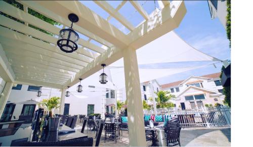 泳池, 福克斯霍洛酒店 (The Inn At Fox Hollow Hotel) in 伍德伯里 泳池, 福克斯霍洛酒店 (The Inn At Fox Hollow Hotel) in 伍德伯里