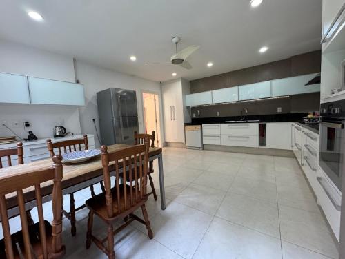 Cosme Velho 5Qs · Waterfall Corcovado Duplex Penthouse in Cosme Velho Cosme Velho 5Qs · Waterfall Corcovado Duplex Penthouse in Cosme Velho