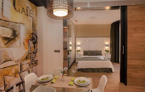 This photo about Apartamentos Suites Oficentro Deluxe shared on HyHotel.com