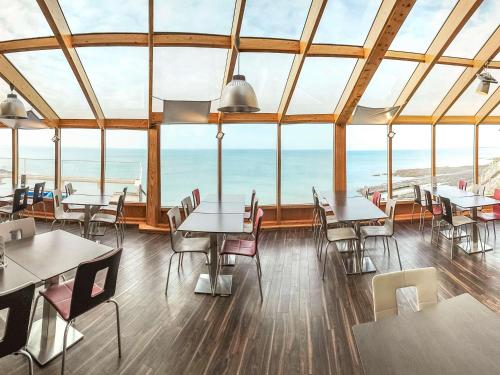 Exterior view, Hotel Mercure Granville Le Grand Large in Granville Exterior view, Hotel Mercure Granville Le Grand Large in Granville