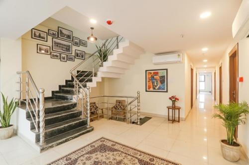 Lobby, FabHotel Rachna Palace and Banquets - Nr. Lekhraj Metro Station in Indira Nagar Lobby, FabHotel Rachna Palace and Banquets - Nr. Lekhraj Metro Station in Indira Nagar