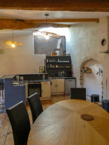 Grand appartement cœur de village in Chatillon-En-Diois Grand appartement cœur de village in Chatillon-En-Diois