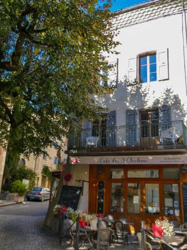 Grand appartement cœur de village in Chatillon-En-Diois Grand appartement cœur de village in Chatillon-En-Diois