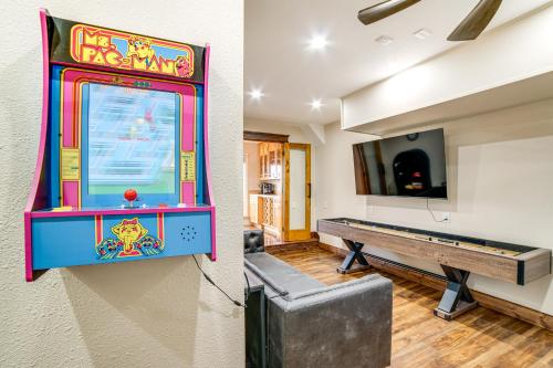 Waterfront Clear Lake Home with Game Room and Deck! in Nice Waterfront Clear Lake Home with Game Room and Deck! in Nice