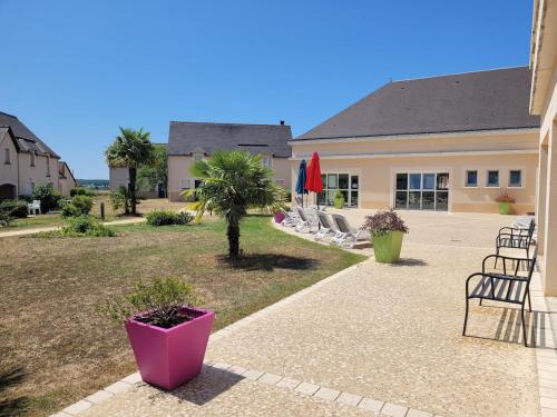 House in residence with heated pool in Azay-le-Rideau House in residence with heated pool in Azay-le-Rideau