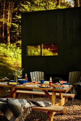 المرافق, Postcard Cabins Brown County in Columbus المرافق, Postcard Cabins Brown County in Columbus