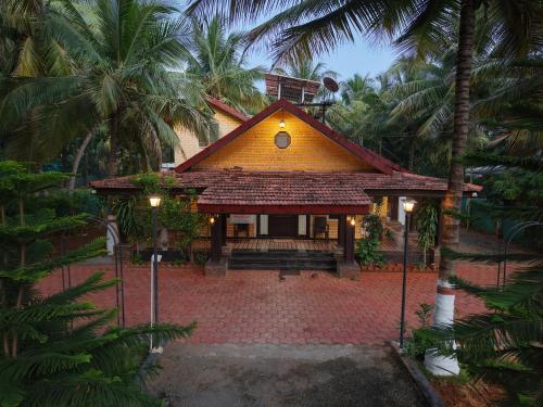 Wood House Near Isha And Karunya University by Shivalaya in Perumal Kovil Pathy Wood House Near Isha And Karunya University by Shivalaya in Perumal Kovil Pathy
