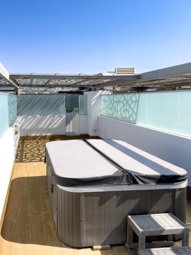 Stylish 2-bedroom Apartment With Jacuzzi in Al Ain International Airport Stylish 2-bedroom Apartment With Jacuzzi in Al Ain International Airport