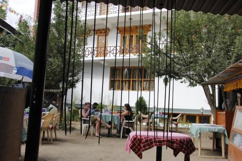Restaurant, Mentokling Guest House and Garden Restaurant in Leh Restaurant, Mentokling Guest House and Garden Restaurant in Leh