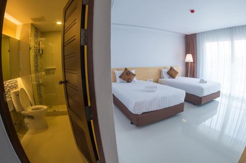 Bathroom, Chaisaeng Villa (SHA Plus+) in Sing Buri Bathroom, Chaisaeng Villa (SHA Plus+) in Sing Buri