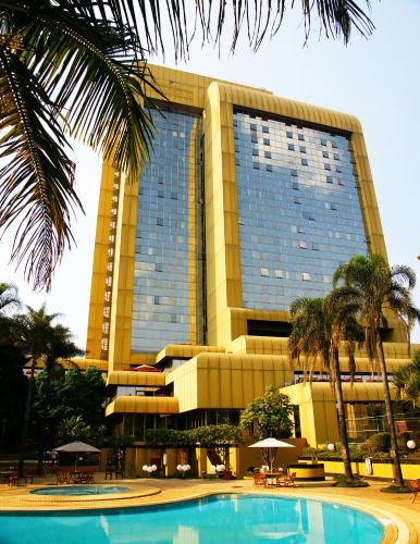 Vista exterior, Rainbow Towers Hotel & Conference Centre in Harare Vista exterior, Rainbow Towers Hotel & Conference Centre in Harare