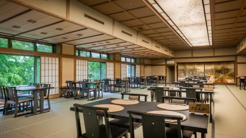 Restaurant, Ryokan Ryuguden in Lake Ashi Restaurant, Ryokan Ryuguden in Lake Ashi