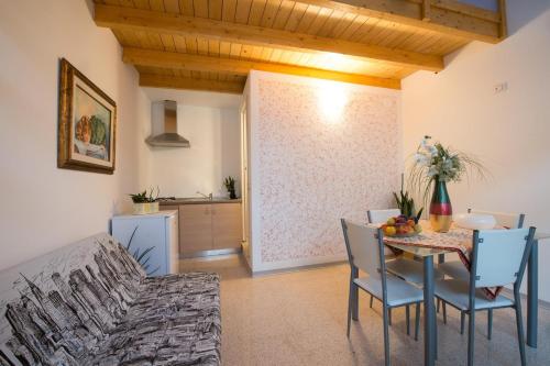 Facilities, Raffaela Casa Vacanze in Aradeo Facilities, Raffaela Casa Vacanze in Aradeo