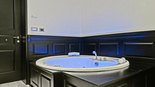 This photo about Vaticano Royal Suite Guest House shared on HyHotel.com