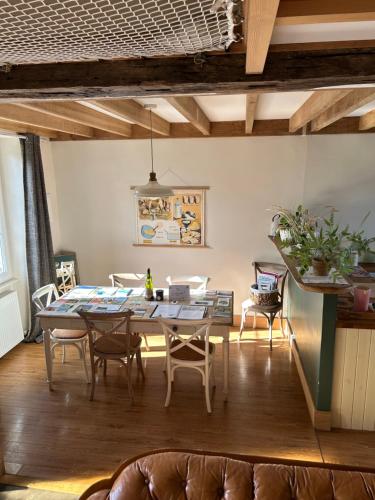 Chalet des Roches Roche d'Oëtre Suisse Normande (Chalet des Roches Roche d'Oetre Suisse Normande) in Ménil-Hubert-sur-Orne Chalet des Roches Roche d'Oëtre Suisse Normande (Chalet des Roches Roche d'Oetre Suisse Normande) in Ménil-Hubert-sur-Orne