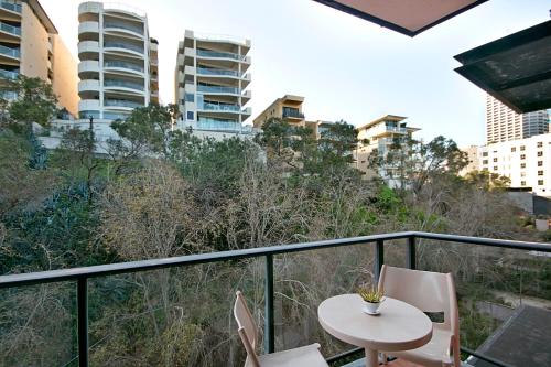 balkon/terras, Apartments on Mounts Bay near Rio Tinto Naturescape Kings Park balkon/terras, Apartments on Mounts Bay near Rio Tinto Naturescape Kings Park