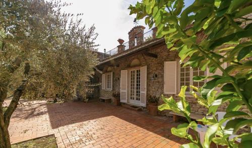 Grande appartamento in villa con piscina in Монсуммано Терме Grande appartamento in villa con piscina in Монсуммано Терме