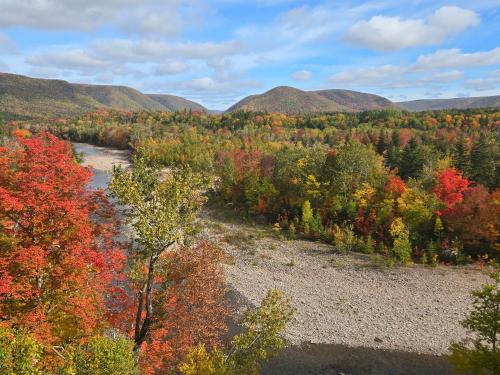 Fiddler's Lake Escape in Louisbourg (NS) Fiddler's Lake Escape in Louisbourg (NS)