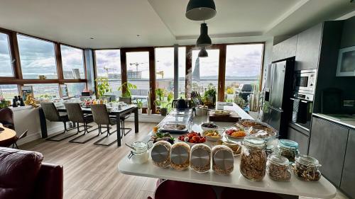 James Clow Bed & Breakfast in Sailortown James Clow Bed & Breakfast in Sailortown