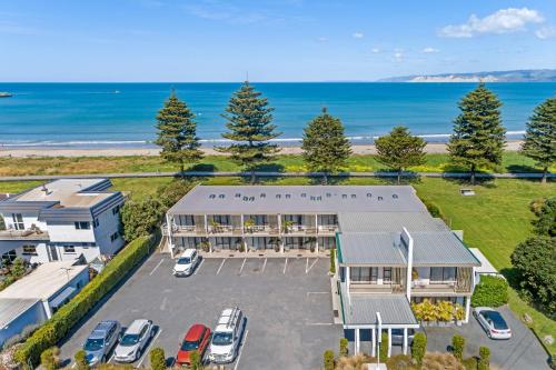 Whispering Sands Beachfront Motel in Gisborne Whispering Sands Beachfront Motel in Gisborne