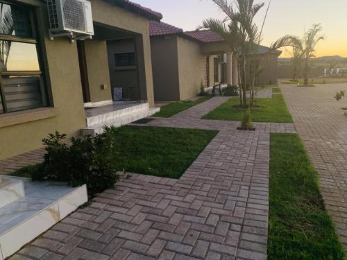 Yami Nawe Lodge in Groblersdal Yami Nawe Lodge in Groblersdal