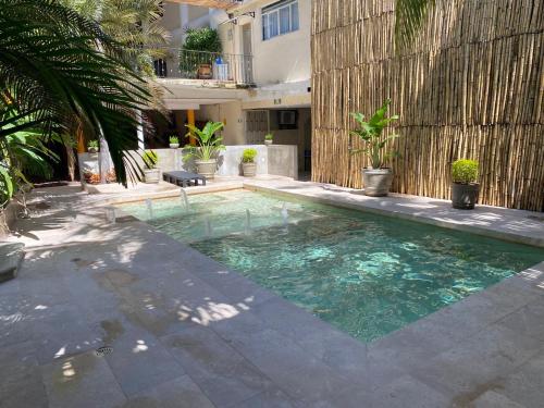 Swimming pool, Ashly Boulevard in Acapulco Diamante O Playa Diamante Swimming pool, Ashly Boulevard in Acapulco Diamante O Playa Diamante