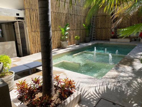 Swimming pool, Ashly Boulevard in Acapulco Diamante O Playa Diamante Swimming pool, Ashly Boulevard in Acapulco Diamante O Playa Diamante