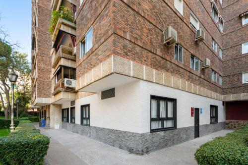 Buitenkant, Dobo Alcorcón VG29 (Dobo Alcorcon VG29) in Alcorcon Buitenkant, Dobo Alcorcón VG29 (Dobo Alcorcon VG29) in Alcorcon