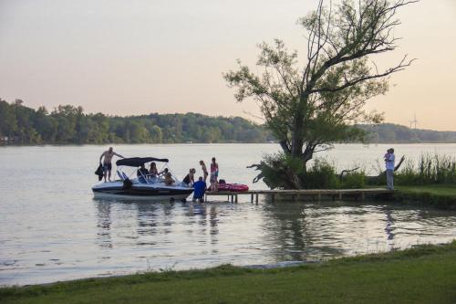 This photo about Riverview Motel shared on HyHotel.com