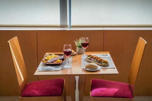 Létesítmények, Globales de los Reyes in San Sebastian de los Reyes Létesítmények, Globales de los Reyes in San Sebastian de los Reyes