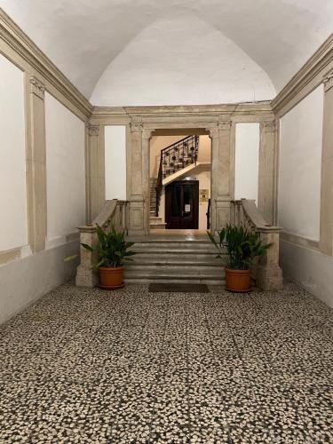 Вхід, Palazzo Marini in Сполето Вхід, Palazzo Marini in Сполето