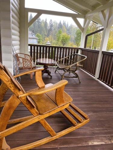 Erkély/terasz, Котедж Маєток Ярини in Verhovyna Erkély/terasz, Котедж Маєток Ярини in Verhovyna