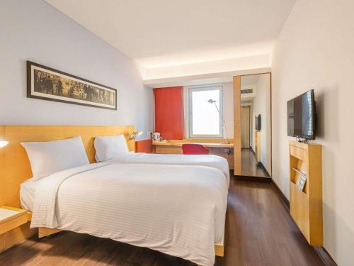 โรงแรมไอบิส เบงกาลูรู ซิตี้ เซ็นเตอร์ - แอน แอคคอร์ โอเต็ล แบรนด์ (Ibis Bengaluru City Centre Hotel - An AccorHotels Brand) in บังกาลอร์ โรงแรมไอบิส เบงกาลูรู ซิตี้ เซ็นเตอร์ - แอน แอคคอร์ โอเต็ล แบรนด์ (Ibis Bengaluru City Centre Hotel - An AccorHotels Brand) in บังกาลอร์