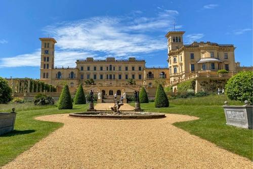 Two Bedroomed Loft Apartment - The Old Drill Hall Ryde in Ryde East Two Bedroomed Loft Apartment - The Old Drill Hall Ryde in Ryde East