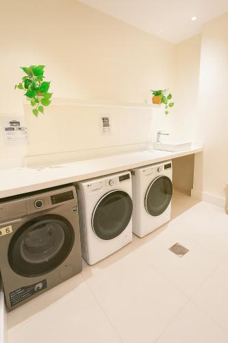 الأجنحة الفريدة (Unique Suites) in المرسلات الأجنحة الفريدة (Unique Suites) in المرسلات