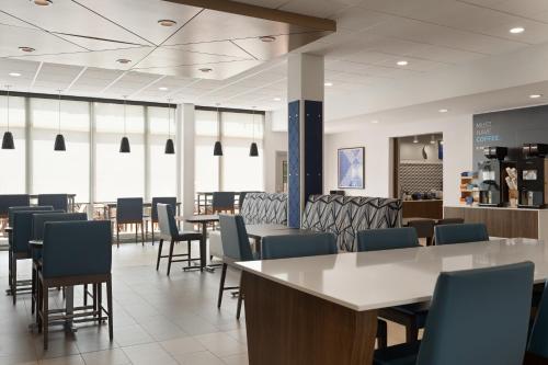 Holiday Inn Express And Suites Meridian I 20 By IHG in Meridian Holiday Inn Express And Suites Meridian I 20 By IHG in Meridian