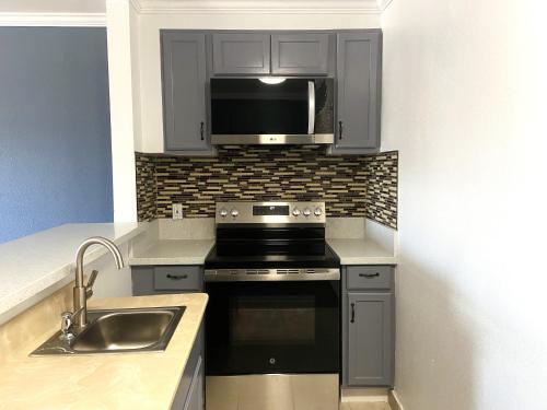 Ramada by Wyndham Los Angeles/Wilshire Center in Koreatown Ramada by Wyndham Los Angeles/Wilshire Center in Koreatown