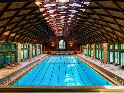 Létesítmények, Fairmont Le Château Montebello in Montebello (Québec) Létesítmények, Fairmont Le Château Montebello in Montebello (Québec)