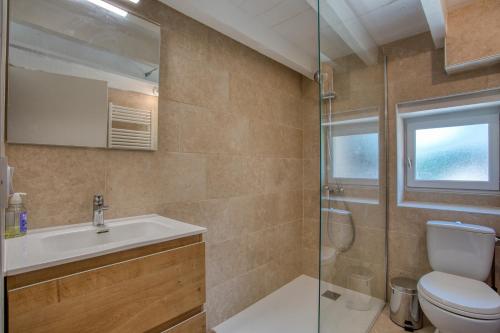 Fürdőszoba, Gite Le Cerisier - Proche Sarlat in Jayac Fürdőszoba, Gite Le Cerisier - Proche Sarlat in Jayac