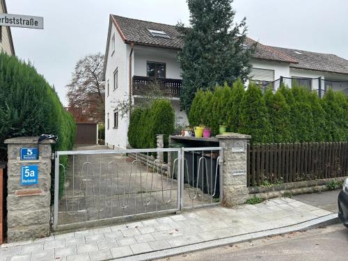 A szálláshely kívülről, Perfekt für 4-6! Küche Garage Nespresso S-Bahnhof (Perfekt fur 4-6! Kuche Garage Nespresso S-Bahnhof) in Eching A szálláshely kívülről, Perfekt für 4-6! Küche Garage Nespresso S-Bahnhof (Perfekt fur 4-6! Kuche Garage Nespresso S-Bahnhof) in Eching