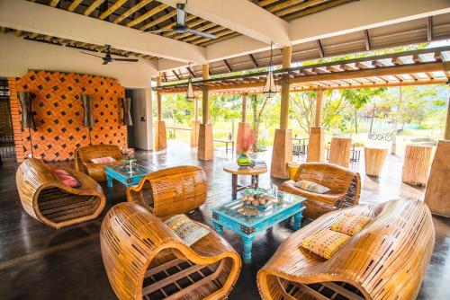Лобби, Lala Mukha Tented Resort Khao Yai (SHA Extra Plus) in Кхао-Яй Лобби, Lala Mukha Tented Resort Khao Yai (SHA Extra Plus) in Кхао-Яй