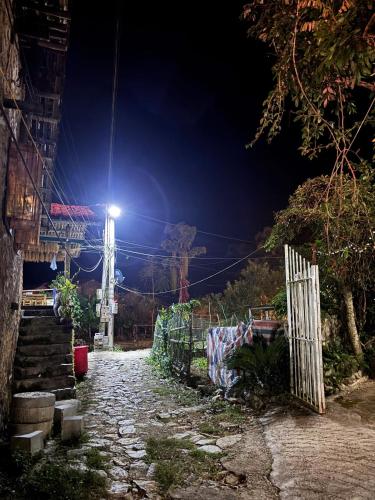 A Tứng House Bản Giốc (A Tung House Ban Gioc) in Dam Thuy A Tứng House Bản Giốc (A Tung House Ban Gioc) in Dam Thuy