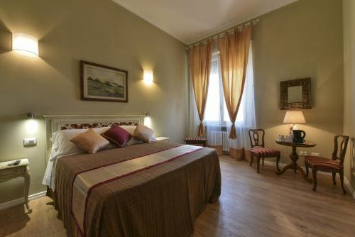 Hotel Florence Station Rooms