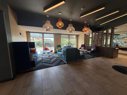 Lobby, Tru by Hilton Harrisonburg in South Harrisonburg Lobby, Tru by Hilton Harrisonburg in South Harrisonburg