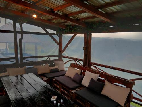 Cabana Maguri in Marisel Cabana Maguri in Marisel