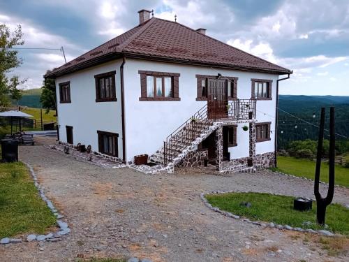 Cabana Maguri in Marisel Cabana Maguri in Marisel