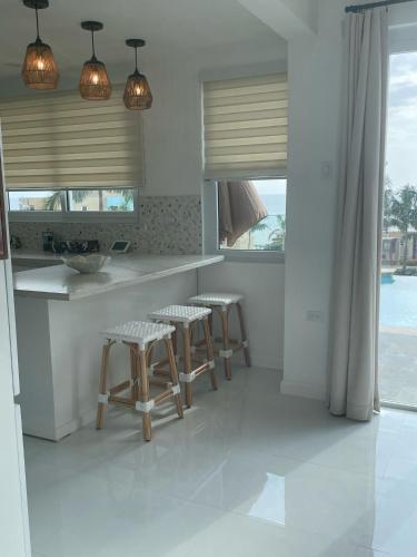 Mâncare şi băutură, OneLoveVilla, Oceanview beach house, Whitehouse JA in Whitehouse Mâncare şi băutură, OneLoveVilla, Oceanview beach house, Whitehouse JA in Whitehouse